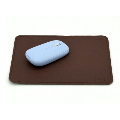 Tapis de souris marron foncé